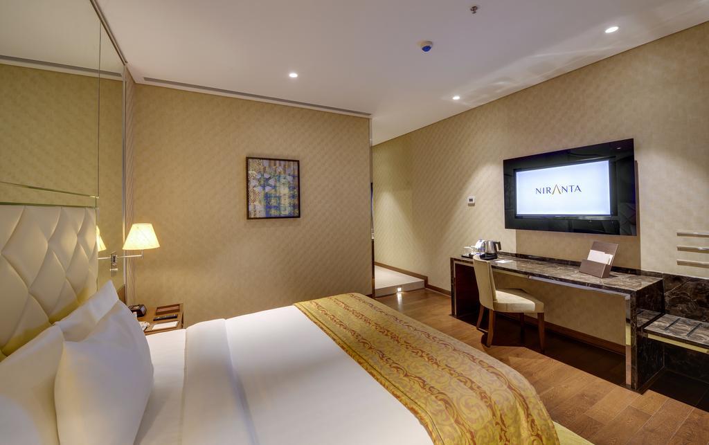 Niranta Transit Hotel Terminal 2 Arrivals/Landside Bombay Esterno foto